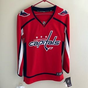 NWT Official Washington Capitals women’s jersey size medium